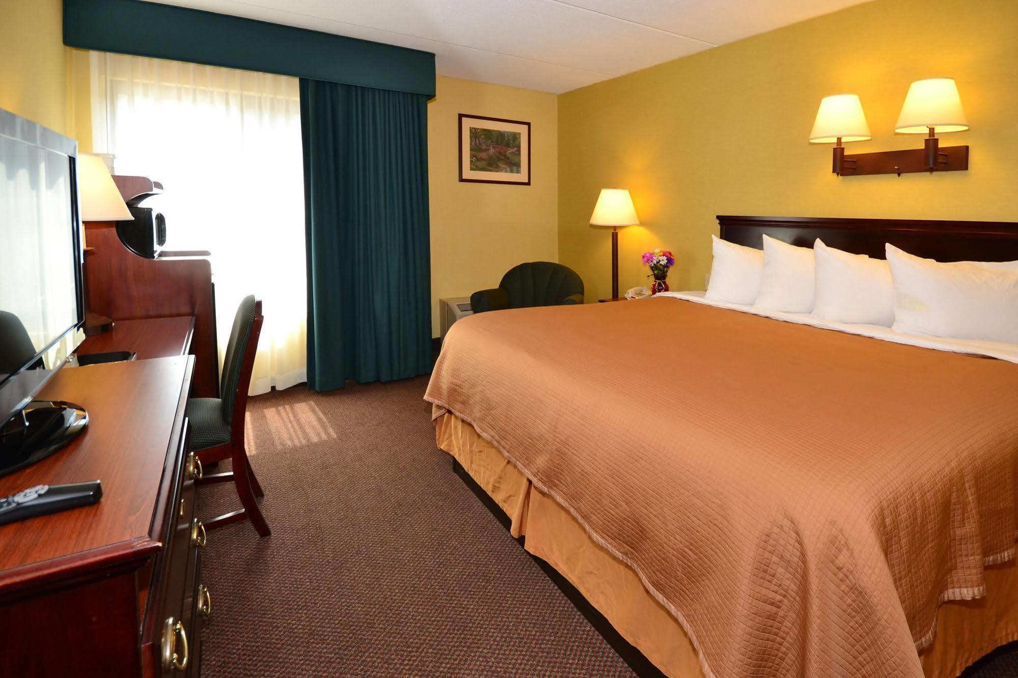 Howard Johnson By Wyndham Saugerties Εξωτερικό φωτογραφία